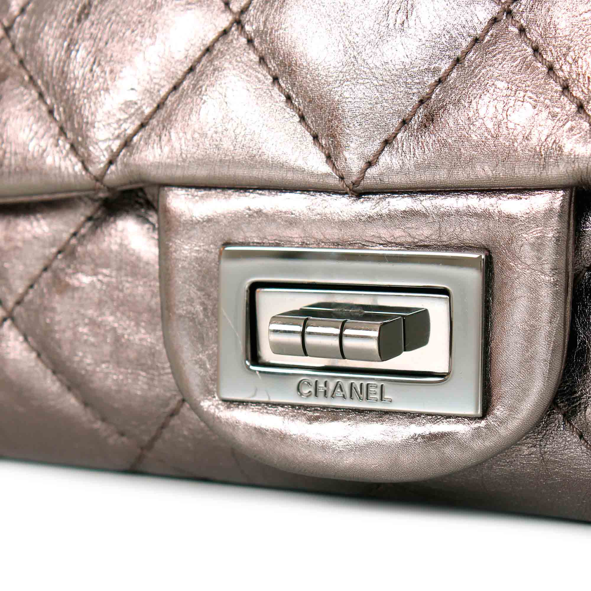 Photo (5) of CHANEL 2.55 Silver Metallic Reissue 228 Double Flap bag