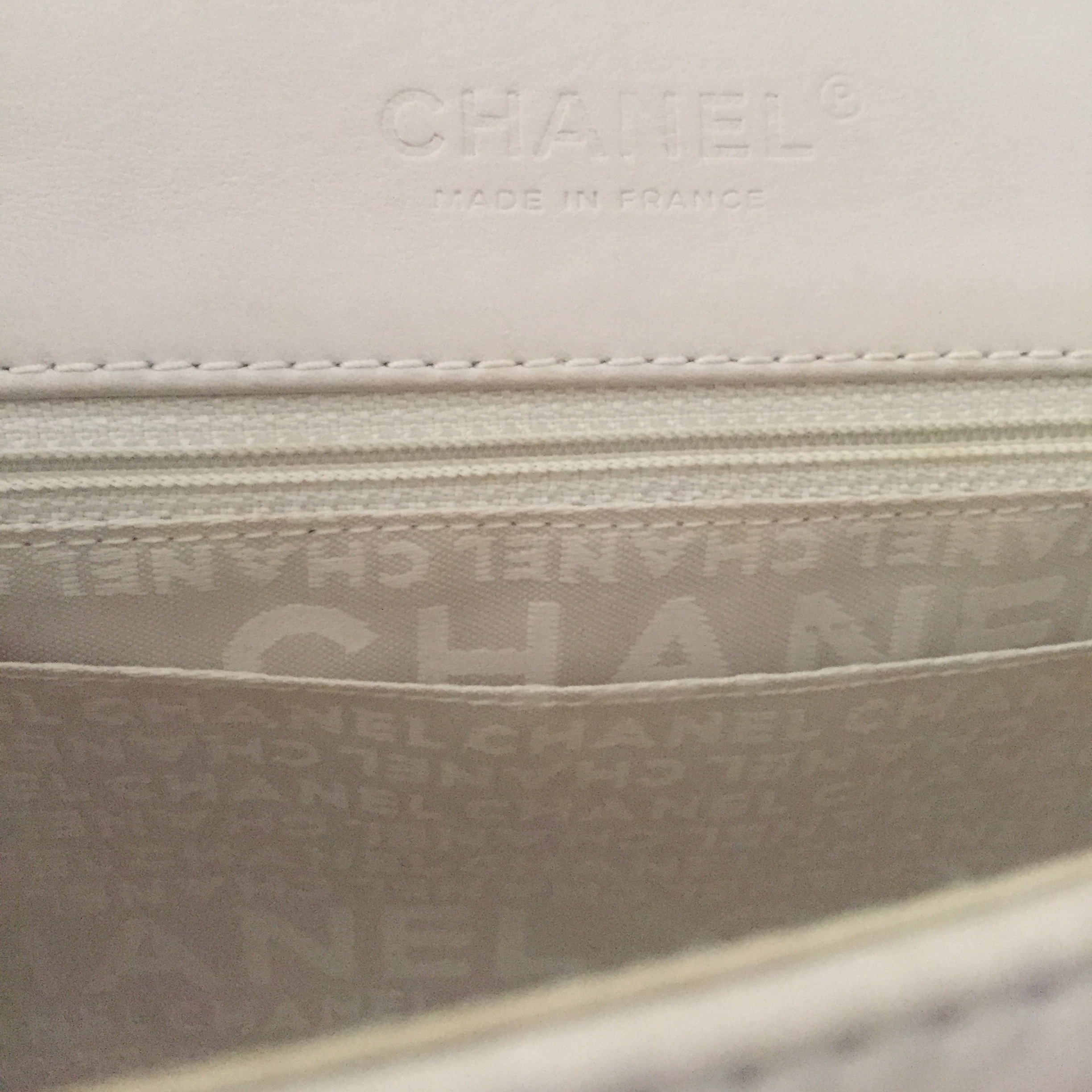 Photo (5) of CHANEL WHITE LEATHER MULTI CHAIN FLAP BAG SPECIAL EDITION