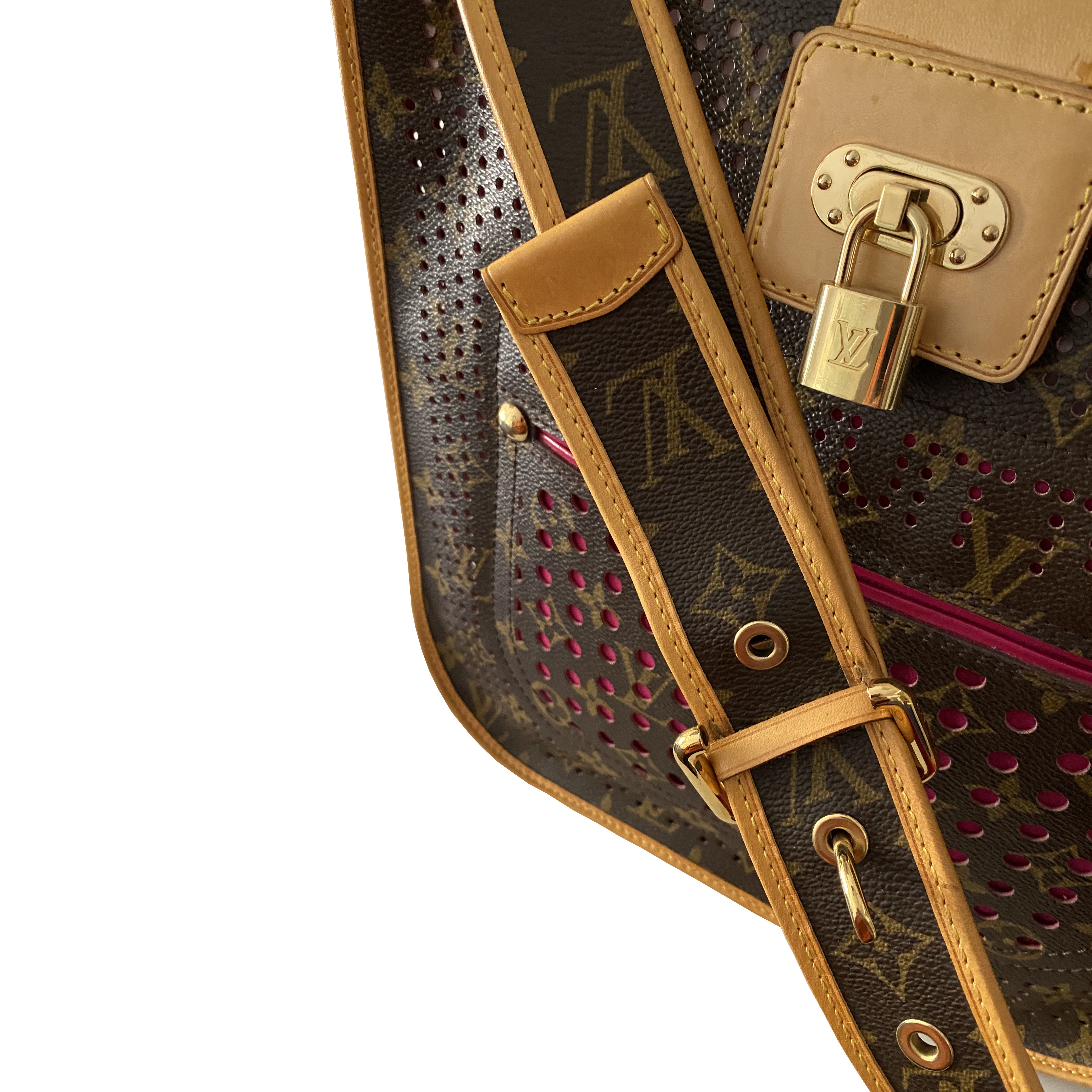 Photo (4) of LOUIS VUITTON MONOGRAM MUSETTE FUCHSIA PERFORATED BAG