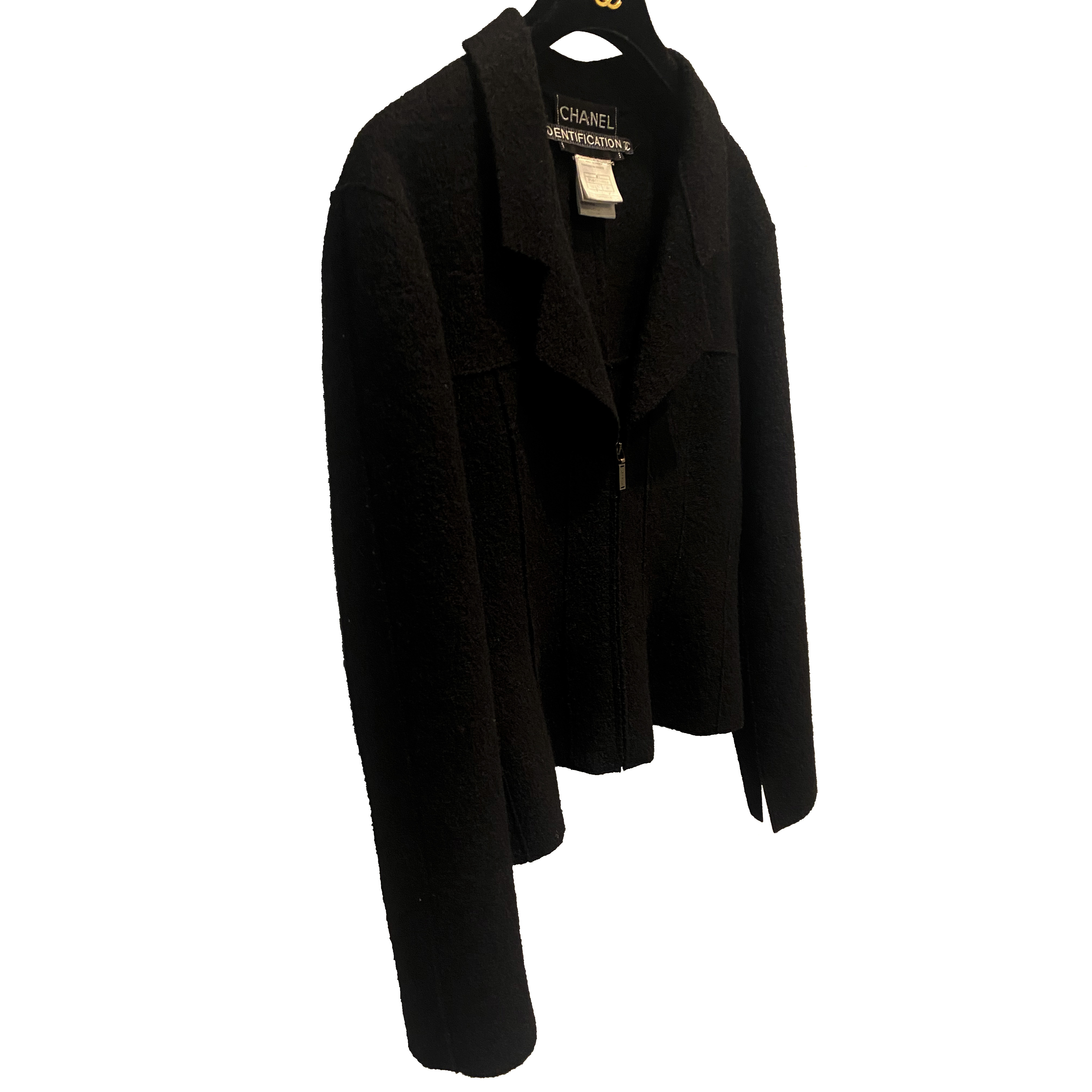 Photo (4) of CHANEL "IDENTIFICATION" COLLECTION BLACK JACKET A/W 1999